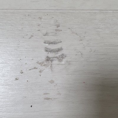 KCC창호 교체중 장판파손...